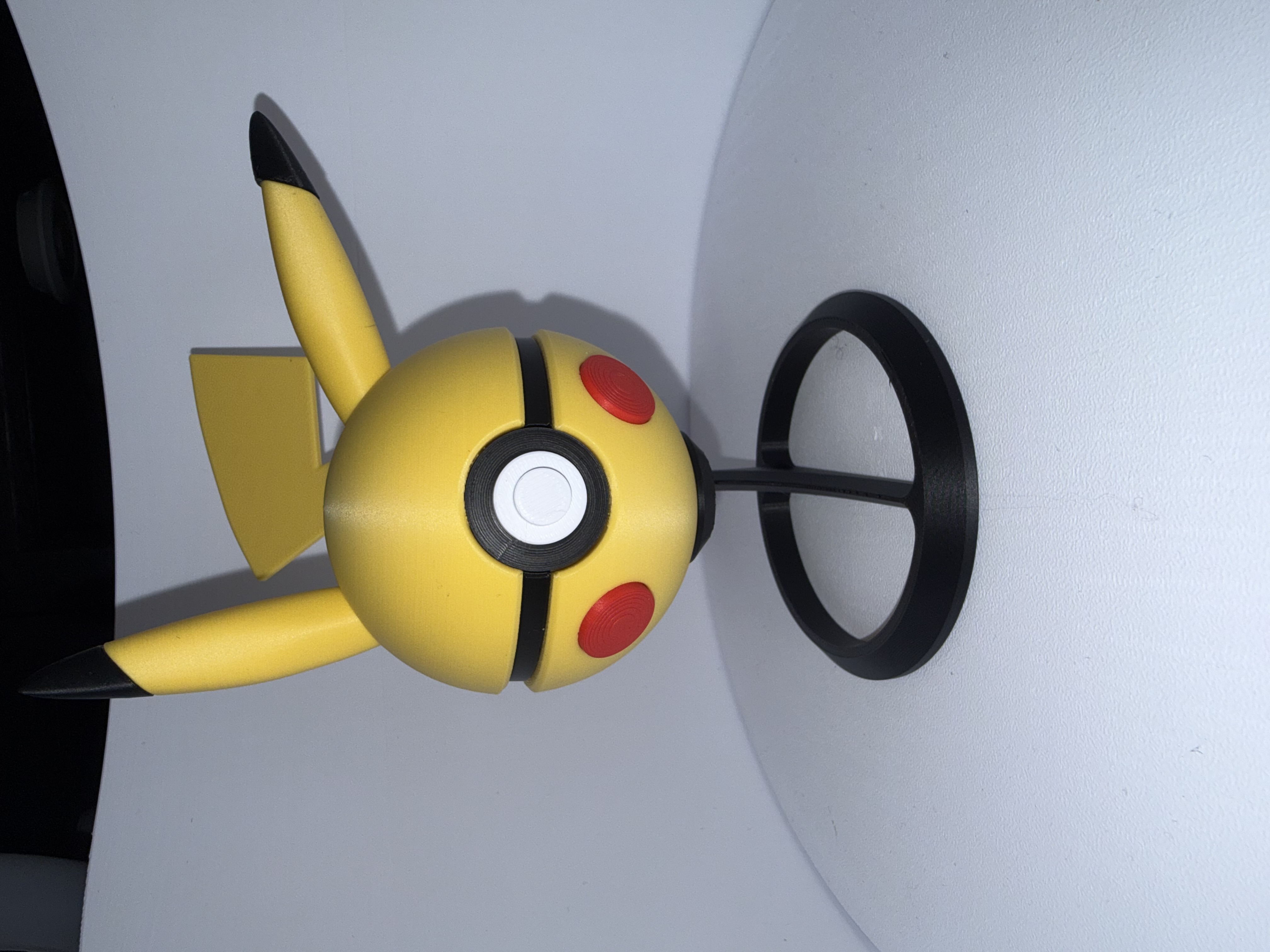 pokeball pikachu - immagine 1